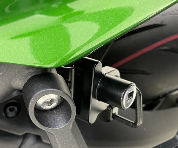 Kit de verrouillage du casque pour Kawasaki Ninja H2 SX /SE (22-) Original