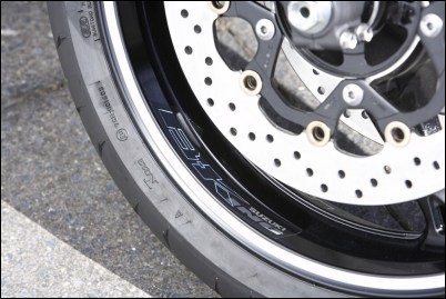 Autocollant de jante, roue avant pour Suzuki GSX1300 B-King BJ. 2008-2011