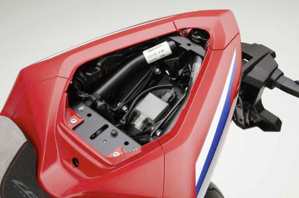 Prise de charge USB originale pour Honda CBR1000RR-R BJ 20-