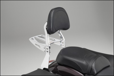 Sissy-Bar avec rivets pour Suzuki C1800R BJ. 2008-2012