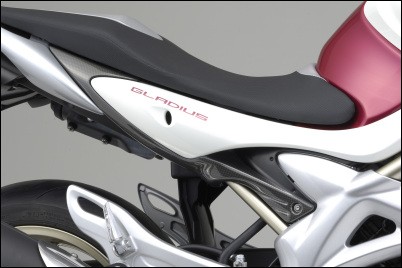 Carénage latéral pour Suzuki SFV650 Gladius BJ. 2009-2016