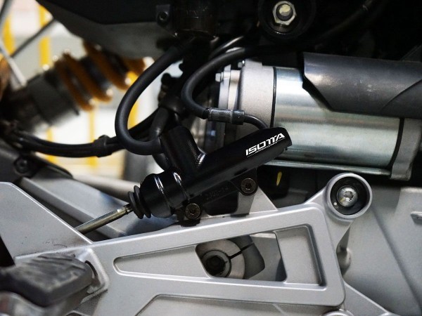 Protection pour la pompe du cylindre de frein arrière pour Moto Guzzi V100 Mandello S / Stelvio 1000
